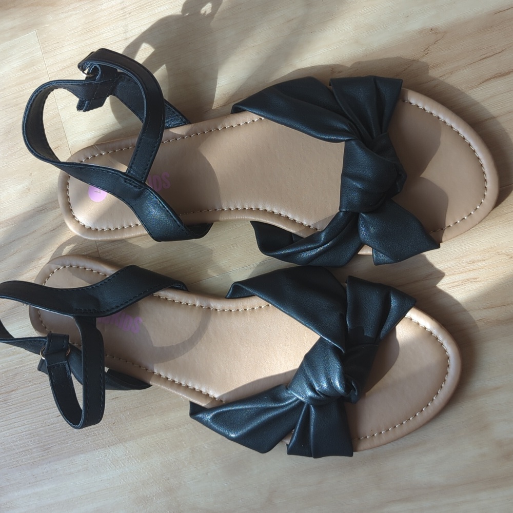 FabKids Sandals Size 7